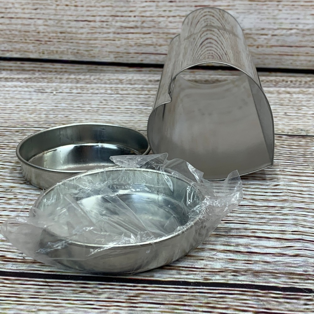 The Pampered Chef Vintage Metal Heart Shaped Bread Baking Mold #1560 Unused